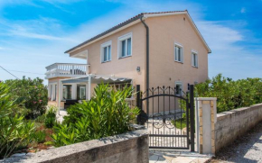 Holiday home Nika